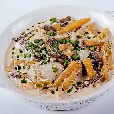 Говядина с картофелем, белыми грибами томленая в сливках Говядина с картофелем, белыми грибами томленая в сливках